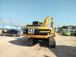 Excavatrice sur chenilles Caterpillar 320BL d'occasion pour la construction, prête à l'emploi immédiat. - Product Image 4