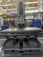 Centre d'usinage vertical CNC 5 axes FANUC, commande FANUC, broche simple BT50, fraiseuse