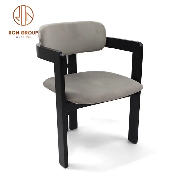 Sedia da pranzo in legno massello con sedile morbido grigio di alta qualità sedia in legno per mobili da Bar per ristorante dell'hotel