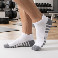 Chaussettes de sport respirantes en coton tricoté OEM, chaussettes de sport à absorption de l'humidité, chaussettes de sport rembourrées pour hommes et femmes, course à pied