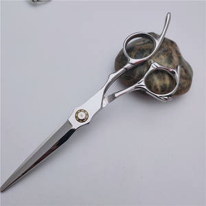 กรรไกรตัดผมมืออาชีพ สแตนเลสสตีล กรรไกรซอยผม กรรไกรตัดผมแบบแบน ด้ามยาว สกรูทองเหลือง ผลิตที่จางเจียกัง - Product Image 5