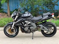 QJ Benelli 600 Sportbike - Moto de rue à quatre cylindres refroidie par eau