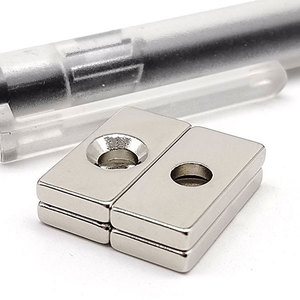 Aimant industriel en néodyme super puissant N52 NdFeB en <span class=keywords><strong>bloc</strong></span> avec trou fraisé, services de traitement personnalisés, découpe et pliage - Product Image 1