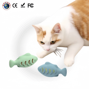 Giocattoli per Gatti Certificati CE, Produzione Diretta, Forma di Pesce in Silicone, Sicuro e Divertente, Pallina con Menta per Gatti - Product Image 1