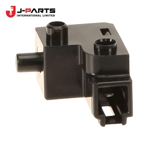 สวิตช์ไฟส่องสว่าง (สำหรับเบรกจอดรถ) สำหรับโตโยต้า ไฮเอซ TRH203 ปี 2005-2013 - Product Image 4