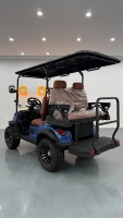 Voiturette de golf électrique tout-terrain surélevée personnalisée 4 places, bleue, avec sièges en cuir marron pour complexe hôtelier et parcours de golf