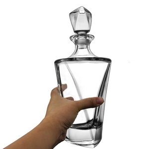 N44 Forma de triángulo único Decantador de whisky de lujo moderno Botella de vidrio transparente de cristal para whisky y <span class=keywords><strong>vino</strong></span> - Product Image 4