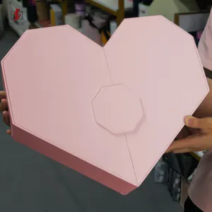 HONGE 2024 nuevo modelo caja de regalo de San Valentín fabricante caja de exhibición personalizada al por mayor caja de embalaje de papel de cartón con forma de corazón para