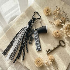 Breloque de sac Y2K Balletcore Cœur Noir et Blanc, Porte-clés Mignon et Tendance avec Note de Musique, Ruban et Pompon, Accessoire Coquette en Dentelle et Nœud Imprimé PLA 3D - Product Image 3