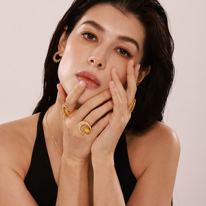 Ganku สร้อยคอชุบทอง18K สไตล์วินเทจของผู้หญิงชุดห่วงโซ่จี้สแตนเลส - Product Image 4