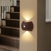 Lampe murale intelligente moderne sans fil à détecteur de mouvement magnétique, style nordique, pour escalier, chambre à coucher, chevet, rechargeable par USB, LED