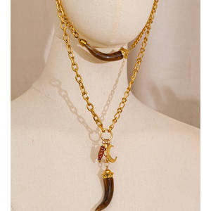 JINYOU 2748 신상품 가을 수지 다크 브라운 아이보리 펜던트 목걸이 스테인레스 스틸 골드 도금 더블 레이어 긴 체인 목걸이 - Product Image 2
