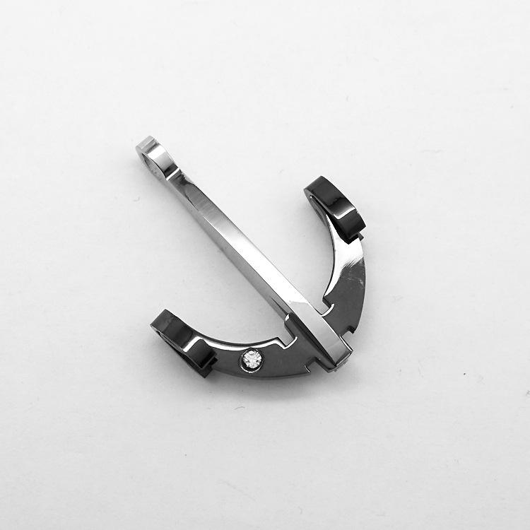 จี้เดี่ยวสีดำ