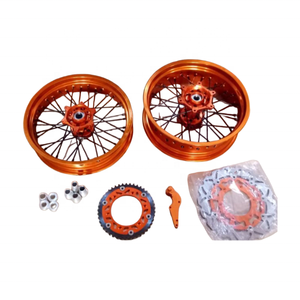 Jantes <span class=keywords><strong>Supermotard</strong></span> fournies directement en usine Jantes en alliage de moto de 17 pouces pour Husqvarna FC/TC/FE/TE/FS 125/250/300/450 - Product Image 3