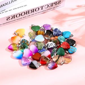 Bellissimo ciondolo <span class=keywords><strong>a</strong></span> <span class=keywords><strong>forma</strong></span> <span class=keywords><strong>di</strong></span> <span class=keywords><strong>cuore</strong></span> in cristallo <span class=keywords><strong>di</strong></span> Shungite da 25mm per collana <span class=keywords><strong>di</strong></span> gioielli - Product Image 2