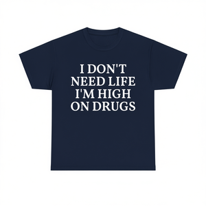 T-Shirt Unisex 'Non Ho Bisogno della Vita, Sono Alto in Droga' con Stampa Serigrafica, Manica Corta, Collo Rotondo, Maglietta Promozionale - Product Image 2