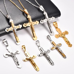 Collier pendentif croix de crucifixion de Jésus en acier inoxydable pour femmes et hommes, bijoux religieux en métal avec breloques de prière - Product Image 1