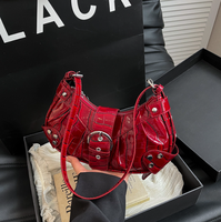 Sac à bandoulière carré petit et luxueux de style Y2K pour femmes, sac à main vintage en cuir de crocodile PU haut de gamme avec rivets, sac sous le bras