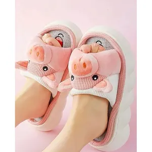 Venta al por mayor lindas pantuflas mullidas y peludas de animales estampados pantuflas felpa vaca cerdo casa diapositivas señoras invierno interior plana cálida zapatilla