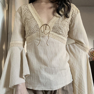 Chemisier en tricot texturé à col en V et dentelle style bohème pour femme, haut vintage à manches évasées avec nœud à l'avant et à l'arrière - Product Image 1