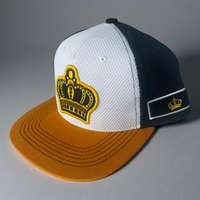 Gorra Snapback Personalizada de 6 Paneles con Visera Plana, Aplique de Corona, Parche Bordado y Panel Frontal de Poliéster Perforado, OEM ODM al por Mayor