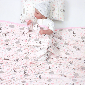 Couverture de pépinière ultra douce et soyeuse en jersey de bambou matelassé à 2 couches pour nouveau-né, enfant en bas âge, motif de dessin animé tricoté-Bébé - Product Image 1
