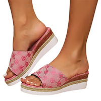 Sandales de plage imprimées en gros direct usine, chaussures plates décontractées antidérapantes, pantoufles tissées, pantoufles tendance pour femme
