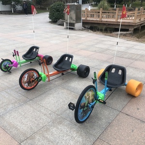 Kart à pédales au design élégant et ergonomique, cadre en acier durable, siège réglable, <span class=keywords><strong>trike</strong></span> à dérive avec accents lumineux LED pour une utilisation en extérieur - Product Image 2