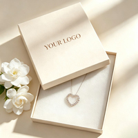 Boîte d'emballage de bijoux en papier recyclable haut de gamme avec logo en relief et estampage à chaud pour colliers, bagues, boucles d'oreilles et bracelets