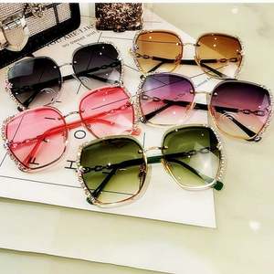 Gafas de Sol de Lujo Vintage con Degradado, Gafas de Sol Cuadradas de Metal con Pedrería para Mujer, 2021 - Product Image 2