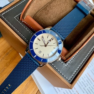 Reloj Mecánico <span class=keywords><strong>de</strong></span> Acero Inoxidable <span class=keywords><strong>de</strong></span> Lujo para Hombre, Serie Ocean, Bisel <span class=keywords><strong>de</strong></span> Cerámica, <span class=keywords><strong>Oro</strong></span> Rojo, Estilo Breitling - Product Image 1