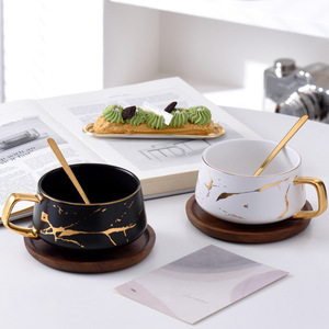 Tazza da caffè in ceramica piatto in legno tazza da tè piattino e cucchiaio in bambù tazze in porcellana per Espresso <span class=keywords><strong>Cappuccino</strong></span> con motivo in marmo dorato - Product Image 1