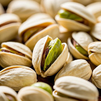 Geselecteerde ongebleekte gezonde notensnacks, hoogwaardige gepelde geroosterde heerlijke pistachenoten, rauwe pistachenoten voor consumptie