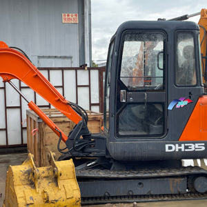 รถขุดมือสอง DOOSAN DH35 ขนาดเล็ก 3.5 ตัน คุณภาพดี รุ่น DH55 DH60 DH80-7  มีจำหน่ายที่ลานจอดรถเซี่ยงไฮ้ - Product Image 1