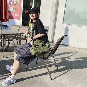 Bolso Bandolera Estilo Campestre, Impermeable, Estético y Lindo, de Lona Negra y Verde Vintage para Mujeres, Estudiantes y Viajes - Product Image 4