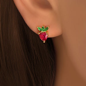 ต่างหูสตรอว์เบอร์รี่สีสันสดใส ชุบทองเรียบง่าย รูปผลไม้น่ารัก ราคาโรงงานขายส่งจำนวนมาก สำหรับสาวๆ - Product Image 2