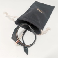 Pochette à cordon pour lunettes en microfibre écologique personnalisée Sac de lunettes de soleil portable à la mode avec sérigraphie en relief