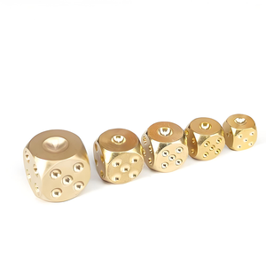 Dadi in Metallo Personalizzati di Alta Qualità in Lega di Zinco Pressofusa a 6 Lati con Temi Floreali Piramidali per Regali di Capodanno e Anniversario - Product Image 5