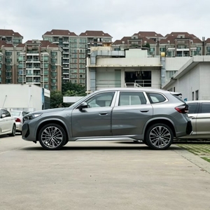 <span class=keywords><strong>BMW</strong></span> X1 Dinamica: SUV Compatto di Lusso con Abitacolo Spazioso per Famiglia e Guida Urbana - Product Image 3