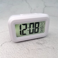 Jam Elektronik Mini Baru Jam Alarm Kecil Lucu Sederhana untuk Anak-anak Jam Meja Warna Permen Ringan Portabel