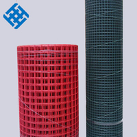Panneaux de treillis métallique soudés en filet de fer trou carré enduit de PVC galvanisé pour chenils pour chiens et cabanes à lapins