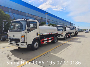 SINOTRUK HOWO Camión cisterna de agua nuevo o usado Camiones de transporte de agua de 10000 litros a la venta - Product Image 2
