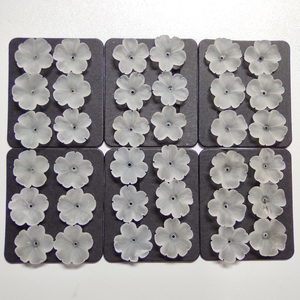พลอยควอตซ์สีขาวขุ่นรูปดอกไม้แบบหลวม T-2F ขนาด 12 มม./14 มม. - Product Image 5