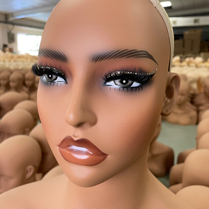 Tête de mannequin en PVC MCY avec épaules pour présentoir de perruques, tête de mannequin féminine réaliste, perçable - Product Image 2