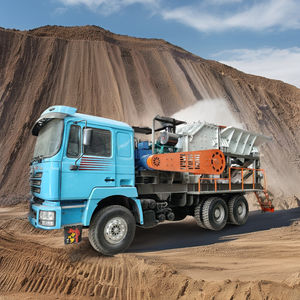 Concasseur mobile monté sur camion pour pierres usagées en béton minerai concasseur à marteaux de type boîte 30-200TPH avec écran - Product Image 1
