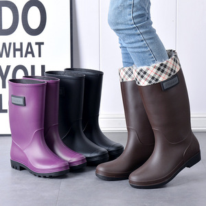 Nouvelles bottes de pluie pour femmes à tige haute, épaisses et doublées de velours, <span class=keywords><strong>chaussures</strong></span> d'eau imperméables antidérapantes pour adultes, idéales pour la pêche - Product Image 2