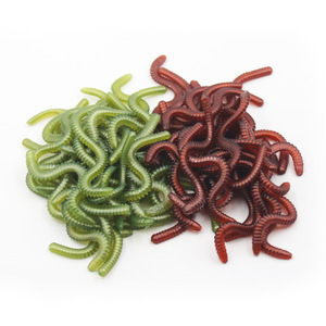 Señuelo de pesca de agua dulce tipo Sandworm de 9cm, verde y rojo, para lubina. - Product Image 1