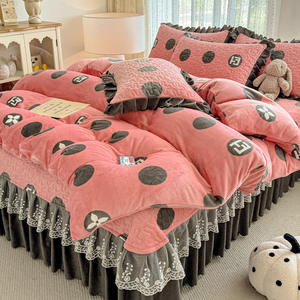 Juego de Edredón de 11 Piezas de Terciopelo de Leche de Alta Calidad, Diseño Animal Otoñal, Resistente al Agua, con Faldón de Cama, Encaje de Doble Cara, Estilo Moderno - Product Image 4