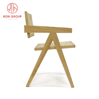 Chaise de salle à manger moderne en bois massif nordique avec accoudoirs, idéale pour café, bar, restaurant, salon et villa