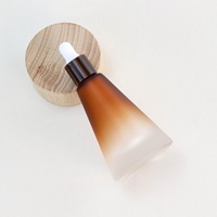OEM/ODM flacon pulvérisateur de brouillard de verre en forme de cône de 15ml à paroi épaisse flacon d'huile essentielle de parfum avec boîtes cadeaux en papier personnalisé en gros